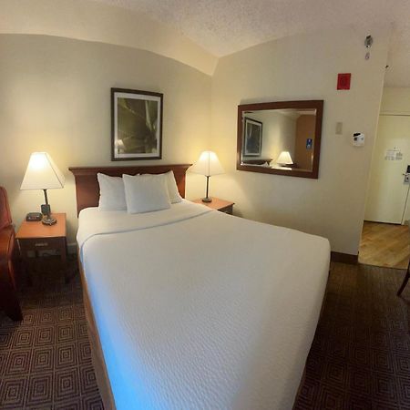 La Quinta By Wyndham Stamford / New York City Exteriör bild