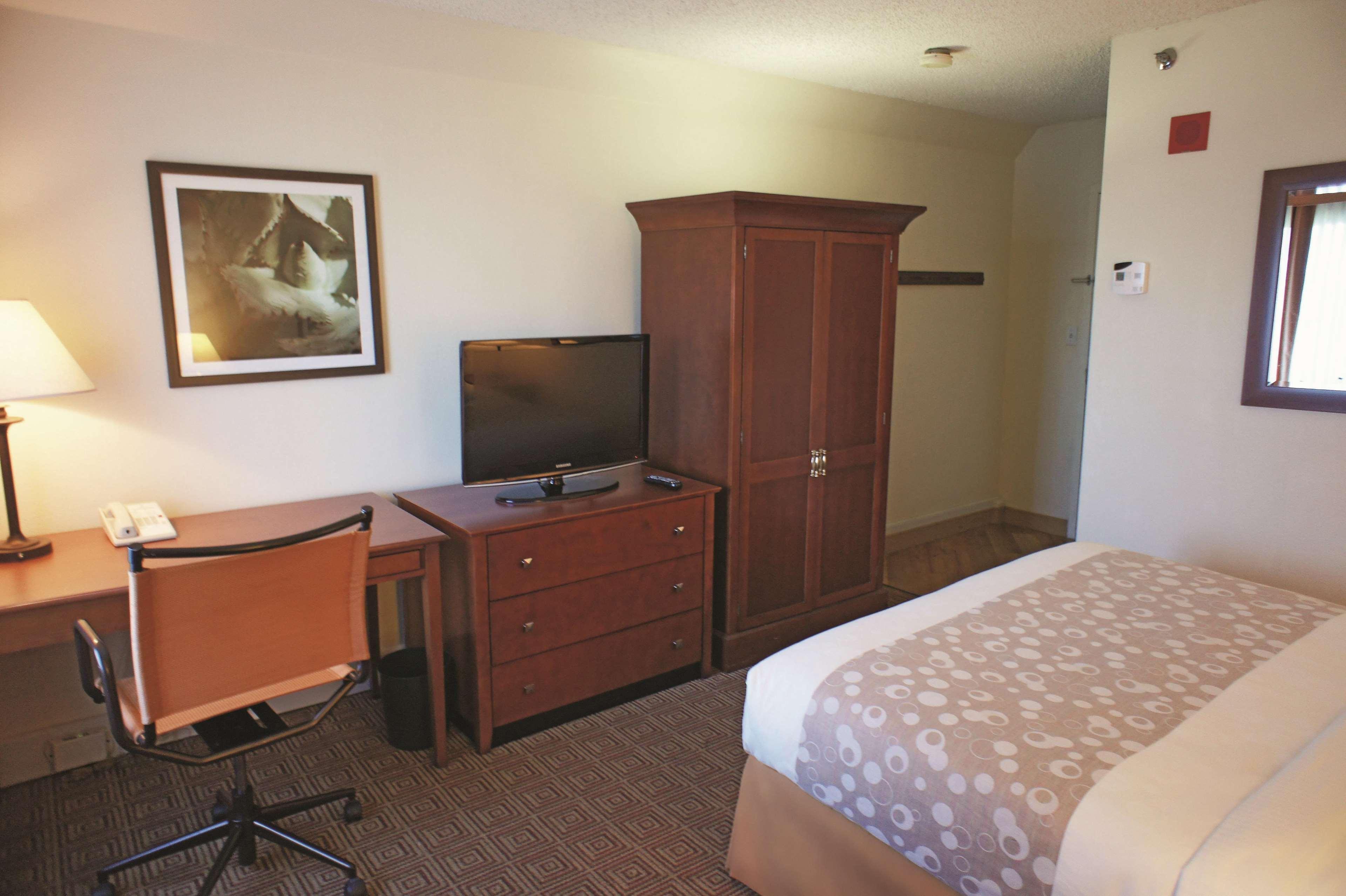 La Quinta By Wyndham Stamford / New York City Exteriör bild