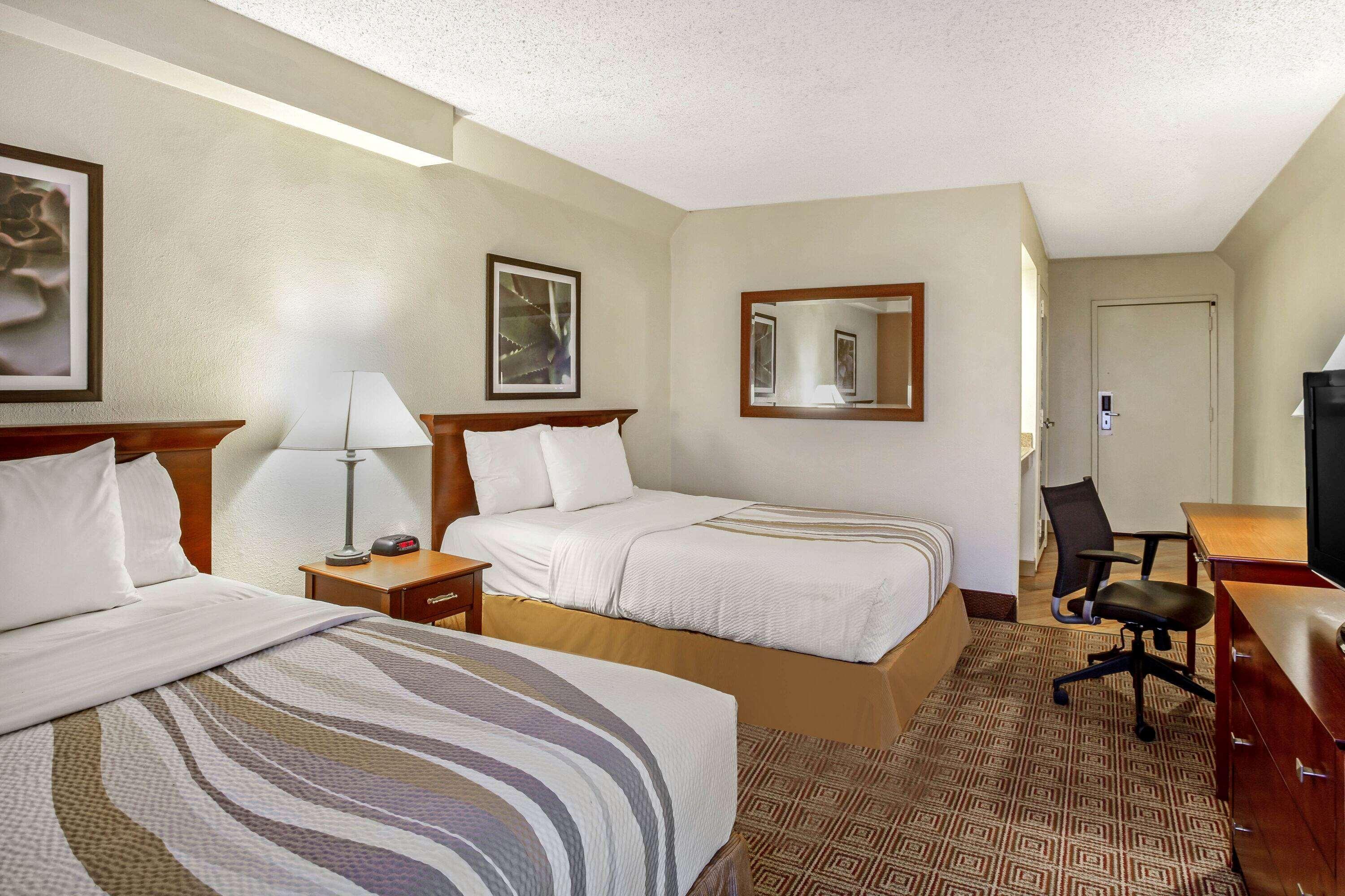 La Quinta By Wyndham Stamford / New York City Exteriör bild