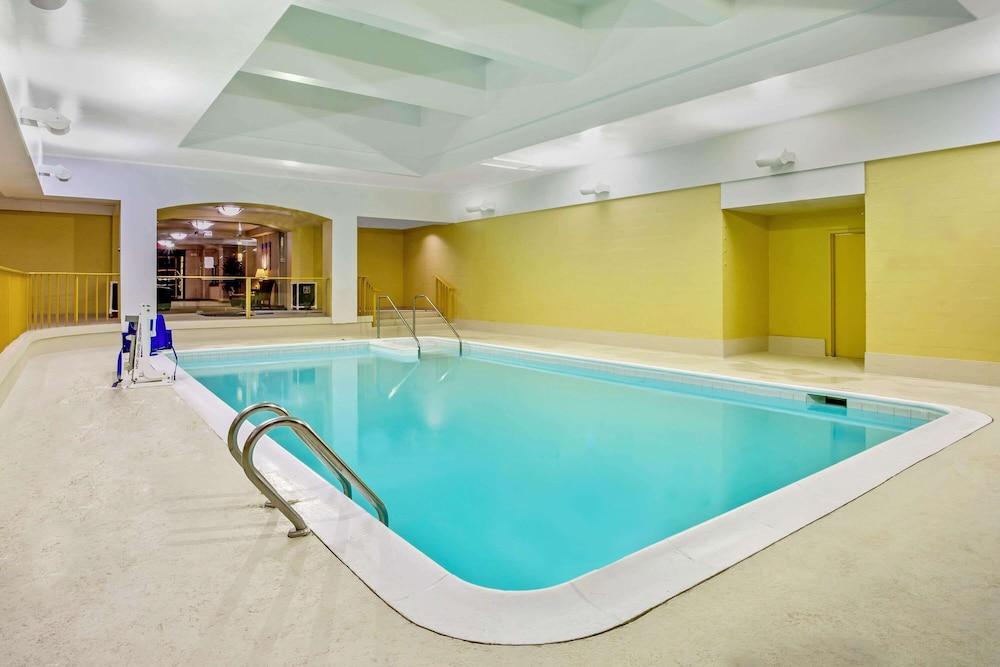 La Quinta By Wyndham Stamford / New York City Exteriör bild