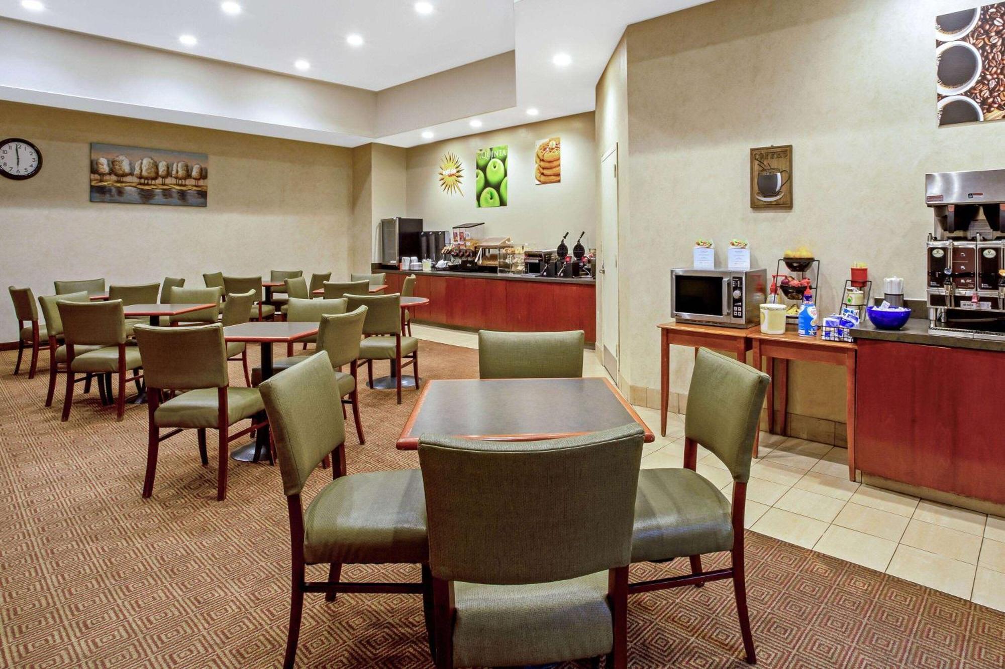 La Quinta By Wyndham Stamford / New York City Exteriör bild