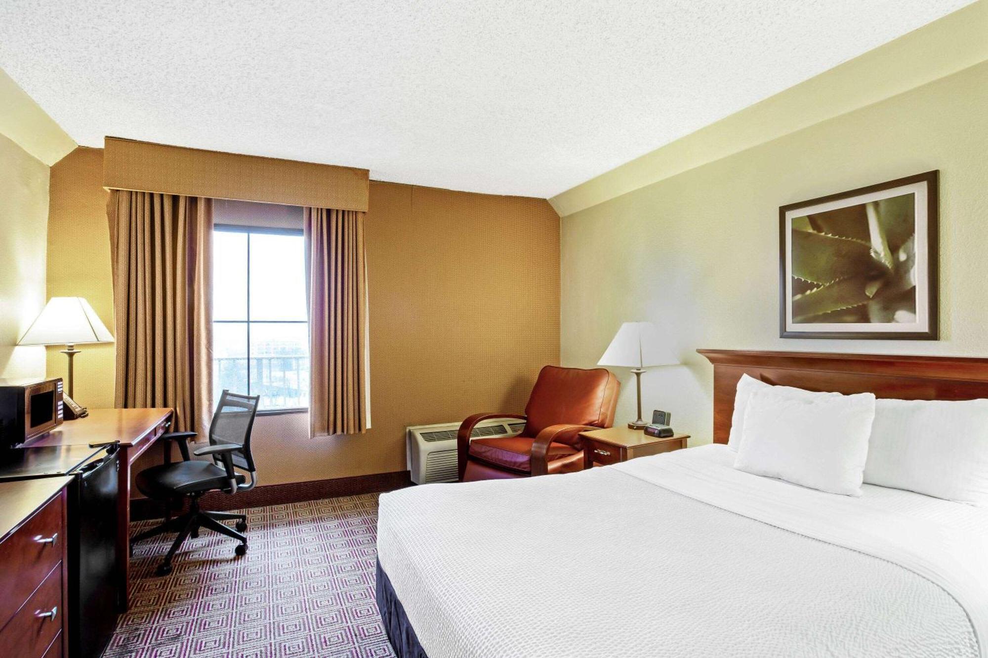 La Quinta By Wyndham Stamford / New York City Exteriör bild