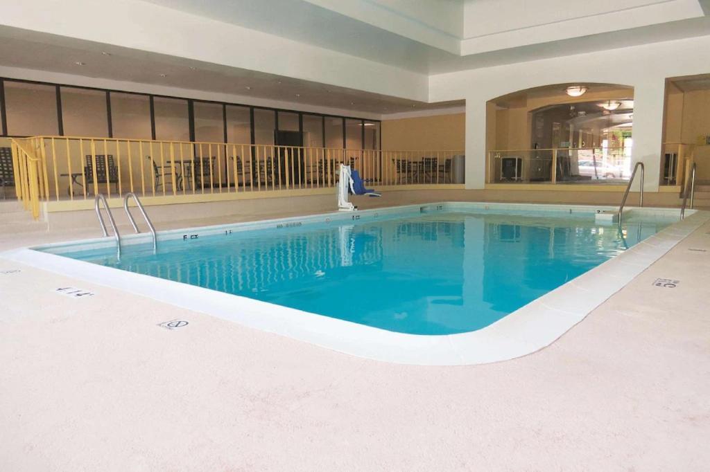 La Quinta By Wyndham Stamford / New York City Exteriör bild