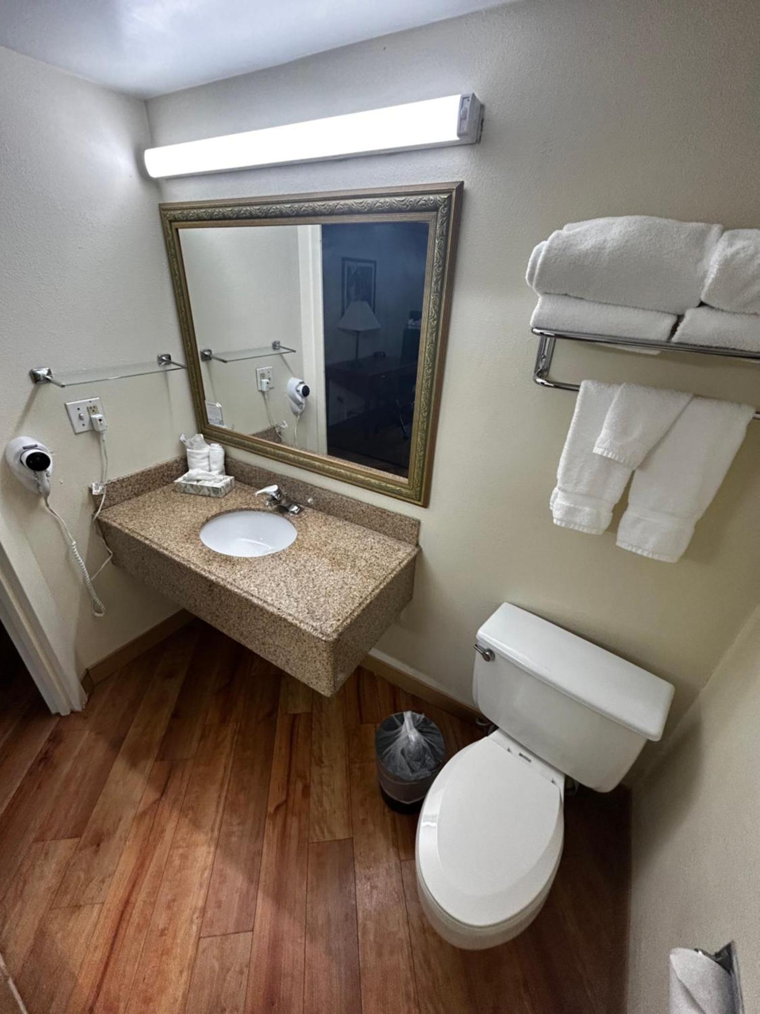 La Quinta By Wyndham Stamford / New York City Exteriör bild