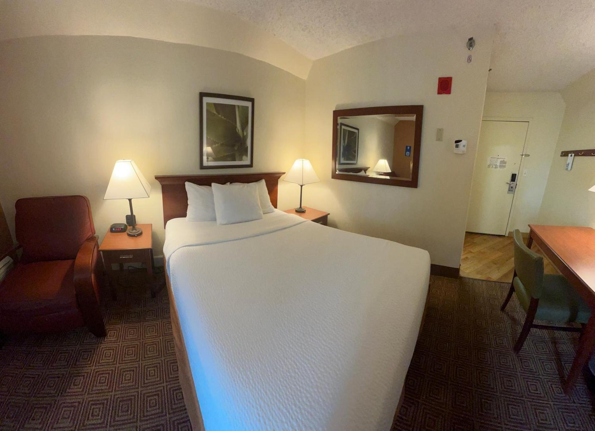 La Quinta By Wyndham Stamford / New York City Exteriör bild